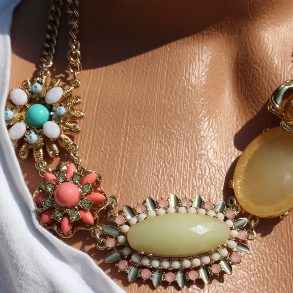 NEW Versona Boho Statement Rhinestone Necklace - Picture 2 of 6